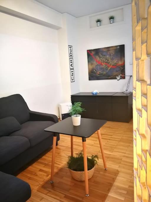 Apartment With Private Patio アテネ エクステリア 写真