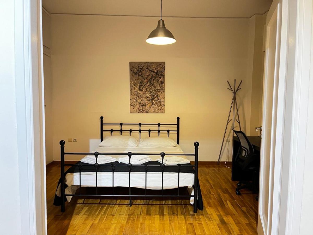 Apartment With Private Patio アテネ エクステリア 写真