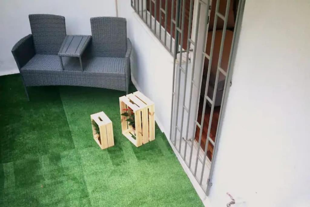 Apartment With Private Patio アテネ エクステリア 写真